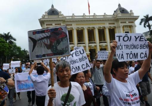 Vietnam: manifestation contre une société accusée d’avoir ravagé la pêche 